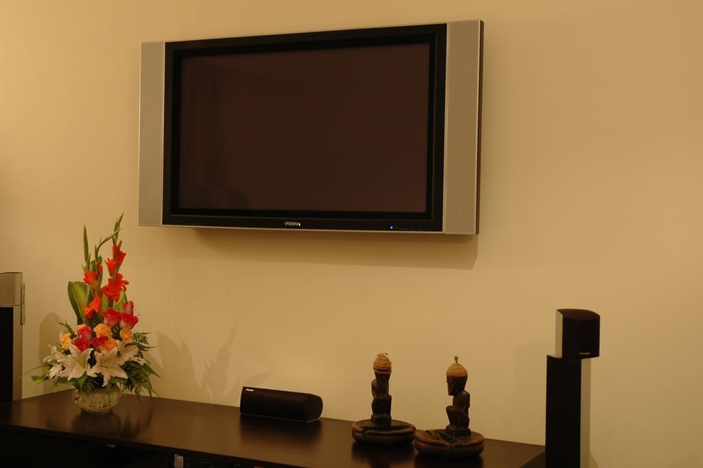 Phoenicia Tower Hotel And Spa Manama Room photo